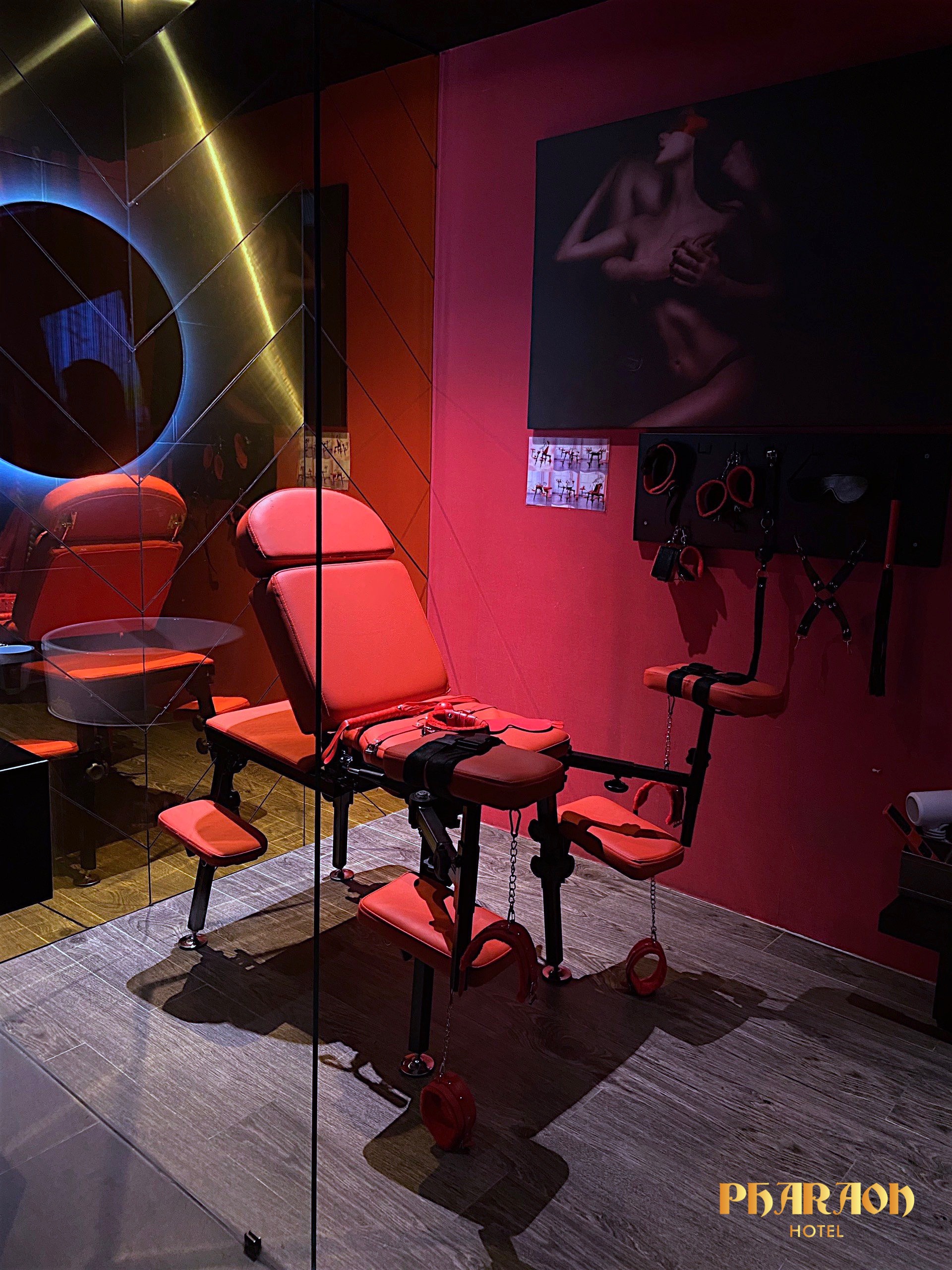Toàn cảnh phòng BDSM Sky View tại Pharaon Hotel Trung Sơn